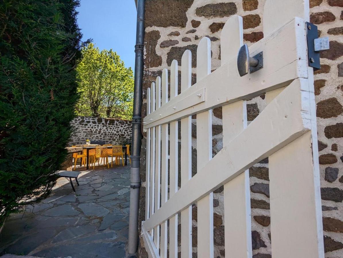 Maison Du Soleil Chez Isa Polignac  Экстерьер фото